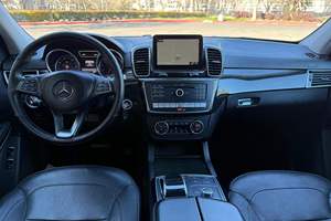 Mercedes-Benz GLS 550 V8 biturbo 4x4 d'occasion de <span class=keywords><strong>2017</strong></span> avec pack d'assistance au conducteur, provenance Californie - Product Image 2