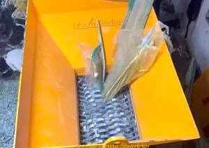 Broyeur de déchets FRP de qualité supérieure, à double arbre, électrique, semi-automatique, tension 415 volts, machines de broyage du plastique - Product Image 6