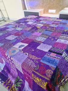 Colcha Bordada Kantha de Seda Sari Antigua Hecha a Mano, Estilo Bohemio, Reversible, Hipoalergénica y Ecológica, Tamaño Queen - Product Image 6