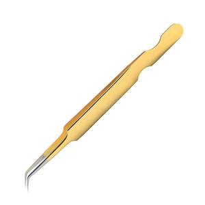 Pince à épiler de précision plaquée or à pointe lisse pour une application détaillée - Product Image 6