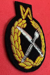Badge brodé à la main fourche et couteau en fil d'or, emblème pour blazer, 100% coton, badge de mode - Product Image 2