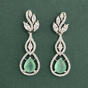 Mayoristas de Joyería de Moda en India, Aretes Clásicos de Circonia Cúbica con Engaste de Garra, Chapados en Rodio Vintage, para Mujer, Aniversario - Product Image 3