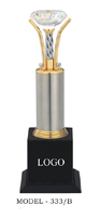 Trophée en métal et cristal avec logo gravé imprimé UV, modèle 333, pour récompenses sportives, design durable en verre poli et métal, respectueux de l'environnement