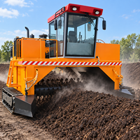Retourneur de compost automoteur sur chenilles pour la transformation des paillis de poulet et de fumier de vache