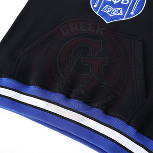 Sudadera con cuello redondo Zeta Phi Beta Black Crest, bordado en chenilla, ropa de hermandad griega, suéter unisex de algodón premium. - Product Image 5