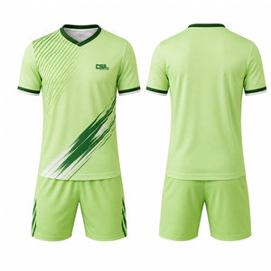 Tenue de football personnalisée pour équipe, maillot et short sublimés de haute qualité, conçus pour les entraînements, les matchs et les compétitions. - Product Image 1