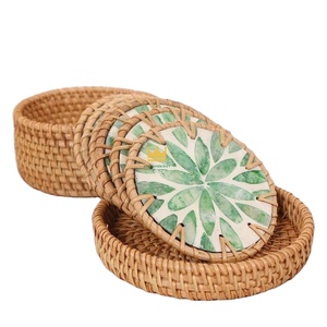 Posavasos Redondos de Ratán con Nácar, Ecológicos y Modernos, Aislantes para Tazas - Product Image 1