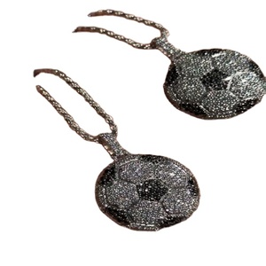 Pendentif de football personnalisé fait à la main, serti de diamants en moissanite noir et blanc, plaqué or blanc sur argent sterling, dernier design - Product Image 1