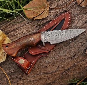 Cuchillo de Caza de Acero de Damasco con Mango de Madera, Hoja de Punta Caída, Funda de Cuero, 1 Pieza - Product Image 4