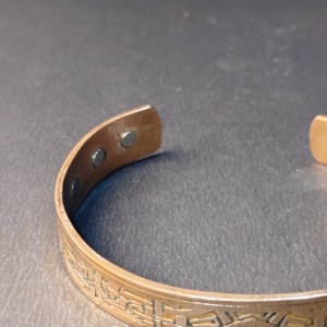 Brazalete de Cobre con Patrón Vintage - Brazalete de Cobre Grabado con Diseño Étnico Tribal - Brazalete Biomagnético para la Salud y Vitalidad - Product Image 3