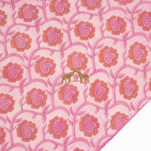Nueva Colección de Tela de Algodón 100% Ecológica, Ligera, con Estampado Dabu, Diseño Floral, Teñido con Tintes Vegetales Naturales - Product Image 3