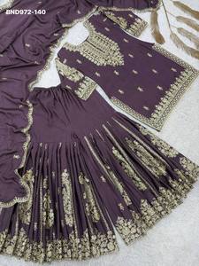 Ensemble prêt-à-porter Sharara-Suit et Dupatta en soie Chinon allemande de créateur, avec broderie, cordon et travail de sequins, fournisseur indien - Product Image 6