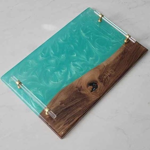 Bandeja de Servir de Madera y Resina Epoxi Hecha a Mano de Lujo, Bandeja Decorativa Premium para Servir Alimentos en el Hogar o Restaurante con Logotipo Personalizado - Product Image 4