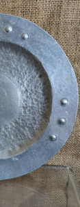 Assiette de Présentation Moderne Classique en Métal Argenté Massif, Écologique, Compatible Lave-Vaisselle, Finition Personnalisable pour Hôtels et Usage Domestique - Product Image 6
