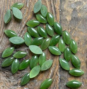100% naturel néphrite Jade Marquise Cabochon pierre précieuse véritable dos plat lâche vert Jade pierres précieuses à vendre à des taux en vrac OEM - Product Image 3
