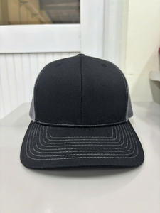 Casquettes en cuir structuré noir avec patch, fermeture snapback réglable, bandes intérieures imprimées, casquettes unisexes du Vietnam - Product Image 2