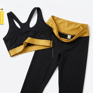 Conjunto de Yoga en Contraste Negro y Dorado, Top Corto Tipo Racerback, Leggings Largos de Cintura Alta, Transpirables, de Spandex y Poliéster, 2 Piezas - Product Image 6