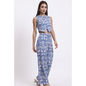 ชุดเซ็ตผู้หญิงสีน้ำเงินลายพิมพ์ เสื้อครอปแขนกุด กางเกงขายาวทรงกว้าง ชุดลำลองฤดูร้อน แฟชั่นชุดสองชิ้น - Product Image 1