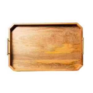 Plateau de service alimentaire en bois de forme rectangulaire, couleur marron, poignée en métal personnalisée, ustensiles de cuisine élégants, plateau de service pour aliments et boissons - Product Image 1