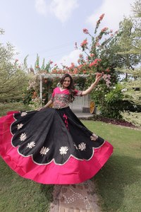 Lehenga Choli de Tela Romana Premium con Encaje de Lentejuelas Gota de Loto, Elástico y Sin Arrugas, para Fiestas de Diwali y Bodas - Product Image 3