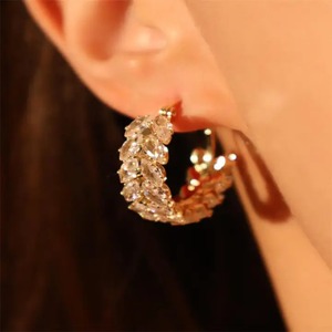 Modernos Pendientes de Aro para Mujer con Moissanita 925 de Corte Marquesa Exquisito, en Plata de Ley con Baño de Oro Amarillo de 18K y Diamantes - Product Image 2