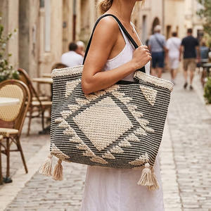 Sac fourre-tout bohème en coton indien durable à motif losanges marron, sac à bandoulière élégant d'été avec franges blanches - Product Image 6