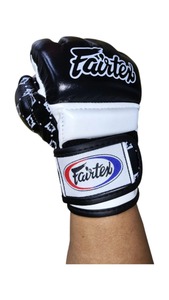 Gants de MMA professionnels Fairtex imprimés, demi-doigts, en cuir, pour entraînement d'arts martiaux, kickboxing et MMA. - Product Image 3