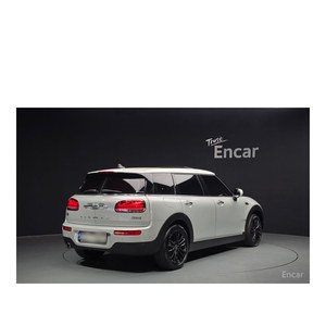 Mini Clubman Classic con Volante a la Izquierda, Asientos de Cuero, Cámara Trasera - Julio 2024, 53,327 km - Product Image 2