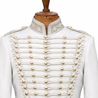Veste Hussarde Unisexe Blanche 100% Polyester Haute Qualité pour l'Été, Tunique Cérémonielle Napoléonienne avec Broderie Dorée et Perles