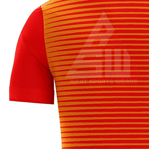 Maillots de football en stock à manches courtes imprimés 100 % polyester séchage rapide respirant service OEM personnalisable fabriqué au Pakistan – Le meilleur - Product Image 5