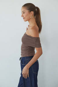 Haut décontracté moulant à manches longues et épaules dénudées pour femme, T-shirt extensible tendance, nouvelle collection, haut de yoga de qualité supérieure, personnalisable avec votre logo - Product Image 2