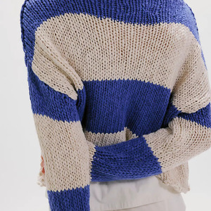 Suéter corto de punto para mujer, con bloques de color azul y beige, cuello redondo, manga larga, grueso, de acrílico, estilo pulóver, a rayas, para invierno. - Product Image 2