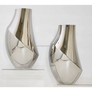 Premium Decorative Metal Flower <b>Vase</b> Suitable For Contemporary Interior Design Projects - Product Image 4