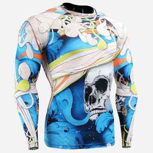 Equipo de lucha resistente y duradero diseñado para sesiones de grappling intensas con una camiseta de compresión con estampado creativo por sublimación. - Product Image 3