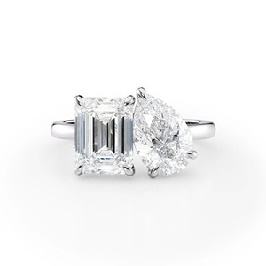 Bague en diamant de laboratoire Toi et Moi - Pierres latérales émeraude et poire en or massif 14 carats, luxe certifié IGI, 2 carats - Product Image 4