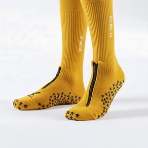 ถุงเท้ากีฬาผู้ชายแบบกันลื่นสำหรับวิ่ง ดีไซน์แฟชั่น OEM / ถุงเท้าฟุตบอลแบบสั่งทำพิเศษ ช่วยรักษาความอบอุ่น - Product Image 4