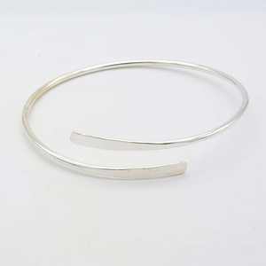 กำไลข้อมือตอกหมุดบนปลอกแขนทองเหลืองสีทองเครื่องประดับปลอกแขนโบฮีเมียนทองเหลืองปรับขนาดได้ - Product Image 5