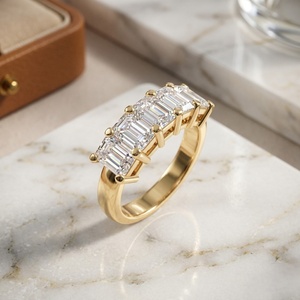 Bague en or plaqué avec cinq diamants taille émeraude cultivés en laboratoire, certifiée IGI, bijoux de luxe pour femmes, pour mariage - Product Image 2