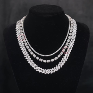 ชุดสร้อยคอแบบซ้อนพร้อมจี้และเครื่องประดับเงินแท้ 925 ชุบโรเดียม - Product Image 1