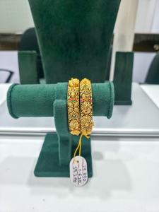 Brazalete de Oro Sólido de 22K, Estilo Templo Antiguo, Kada Nupcial India con Motivo de Elefante, Piedras Rosas y Verdes, Joyería Tradicional Nakshi - Product Image 3