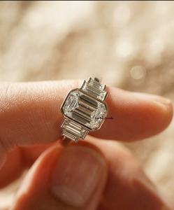 Lurba Jewels - Anillo de Compromiso de Oro Blanco de 14k con Cinco Piedras de Diamante Cultivado en Laboratorio con Corte Esmeralda de 1.95 Ct, Estilo Vintage, para Mujer - Product Image 4