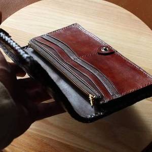 100% Genuine Leather Border Stitched Wolf Face Carved Long Bifold <b>Card</b> <b>Holder</b> <b>Wallet</b> With Multi <b>Card</b> Slots Button Closure <b>Holder</b> - Product Image 2