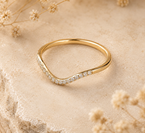 แหวนแต่งงานทอง 14K แบบโค้งประดับเพชรพาเว่ สไตล์มินิมอล งานสั่งทำ เครื่องประดับชั้นดีสำหรับผู้หญิง แฟชั่นสำหรับงานปาร์ตี้ - Product Image 4