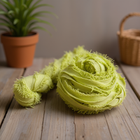 Fil de coton recyclé en ruban texturé - Vert citron teint à la main pour le tissage, le crochet et l'artisanat