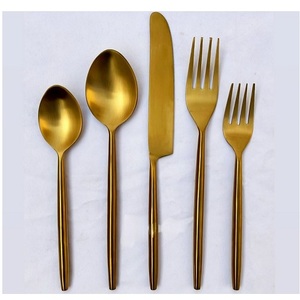 ชุดช้อนส้อมสแตนเลสสตีล 18/8 ดีไซน์โปรตุเกส 5 ชิ้น เคลือบ PVD สีทอง ทนทาน เป็นมิตรกับสิ่งแวดล้อม - Product Image 1