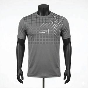 T-shirt personnalisé en sublimation 100% polyester, design imprimé sur toute la surface, style décontracté, t-shirts de sport vierges pour la course à pied - Product Image 1