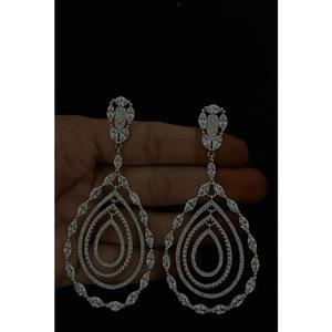 ต่างหูห้อยประดับเพชร CZ ชุบเงินคุณภาพพรีเมียม ดีไซน์สวยหรูสำหรับผู้หญิงและเด็กผู้หญิง เหมาะสำหรับงานเลี้ยงตอนเย็น - Product Image 2