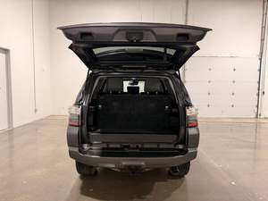 4-Runner S-R-5 Premium 4WD Usado 2023 - Product Image 4