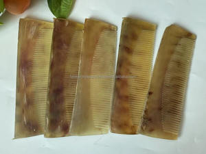 Peine de Cuerno de Búfalo 100% Natural, Herramienta de Peinado Artesanal para Cabello, Peine de Cuerno de Vaca y Buey Portátil de Falak World Export - Product Image 4