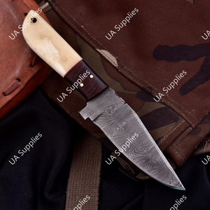 มีดพับเหล็กดามัสกัส UA Supplies ทำมือ ทรงดรอปพอยต์ สำหรับพกพาและตั้งแคมป์ ด้ามทำจากกระดูกอูฐ คมกริบ 58 HRC ทนทาน - Product Image 3